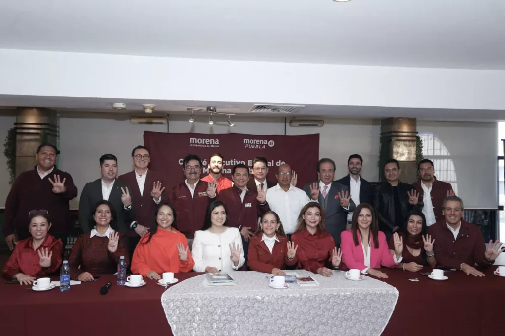 dirigentes del Partido Verde Fuerza por Mexico PT y MORENA puebla 7