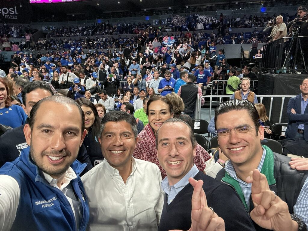 Estos políticos poblanos acompañaron a Xóchitl Gálvez en su cierre de precampaña