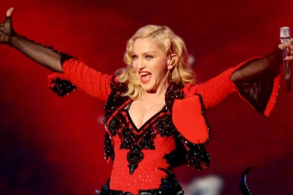 fans demandan a Madona