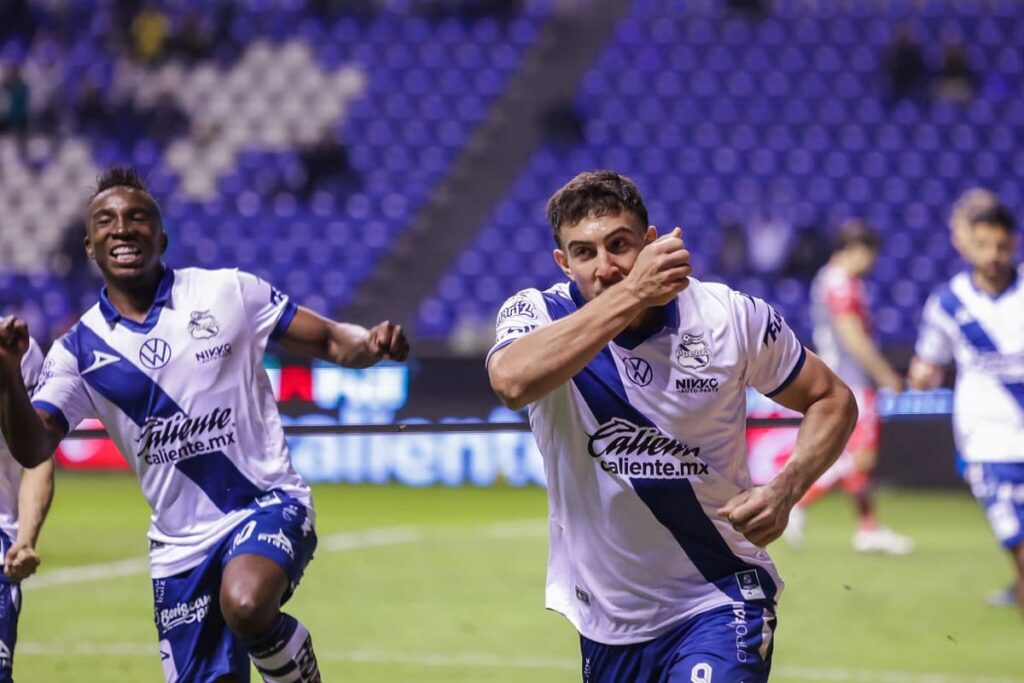 festejo Lucas Cavallini gol Puebla