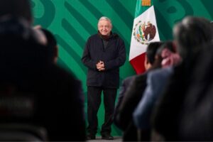 filtran datos periodistas mañanera AMLO