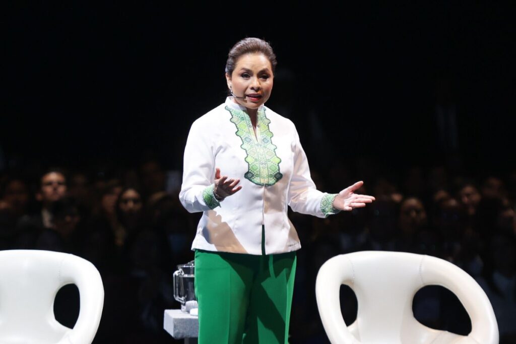 Gaby Bonilla llevará a niños del DIF a ver a jirafa Benito