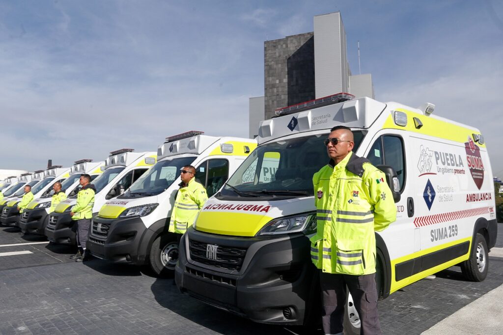 gobierno de puebla entrega ambulancias