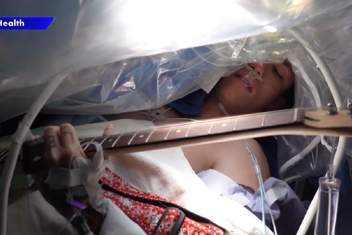 Hombre toca la guitarra mientras le extirpan tumor cerebral: La historia de Christian Nolen 1 Hombre toca la guitarra mientras le extirpan tumor cerebral: La historia y testimonio de Christian Nolen