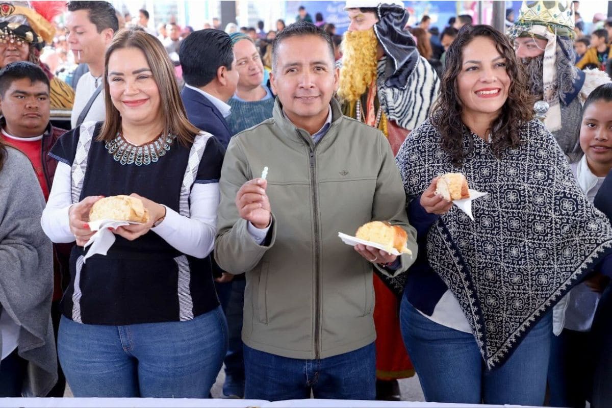 Inaugura Edmundo Tlatehui con Marta Ornelas la Feria de la Rosca 2024 1 inauguran Feria de la Rosca 2024 en Cholula