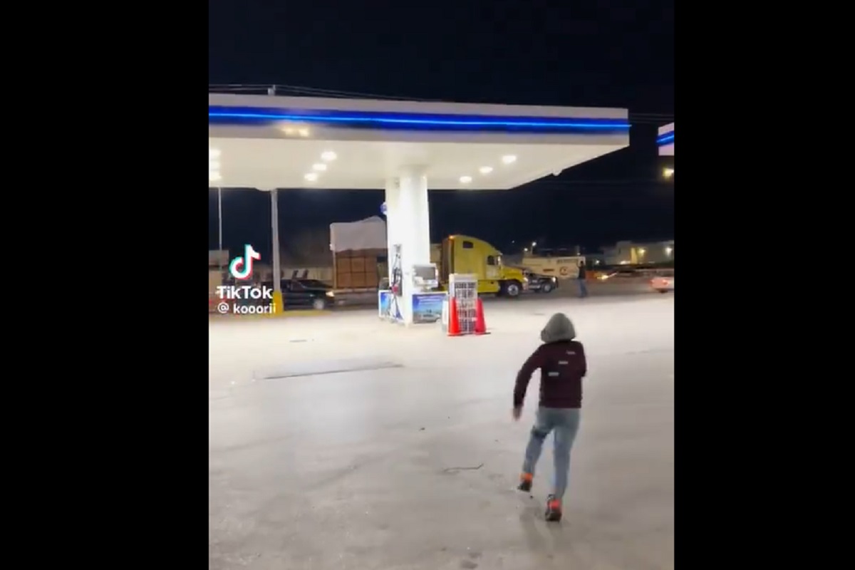 ¡Hasta la próxima Benito! Niños se emocionan y lloran al ver a la jirafa rumbo a Puebla (VIDEO) 1 niños se emocionan al ver a la jirafa benito