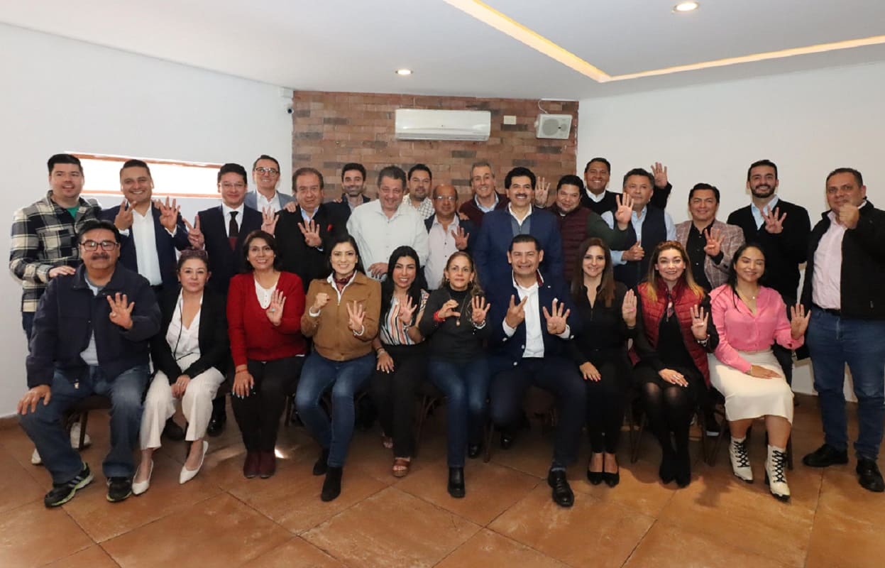 Morena se reúne con aspirantes a la alcaldía de Puebla para frenar rebelión 1 reunion Morena alcaldia de Puebla