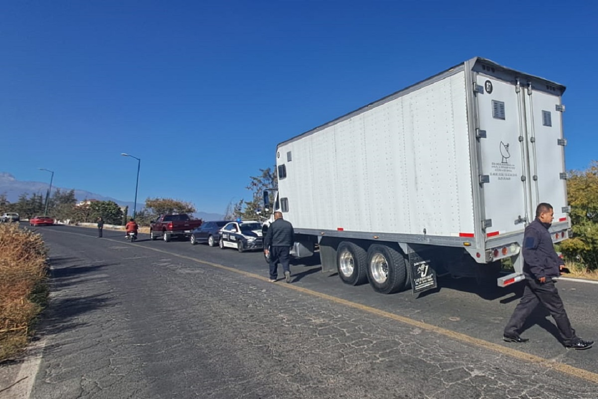 Recuperan dos camiones de autotransporte robados en Texmelucan 1 san martin texmelucan 1