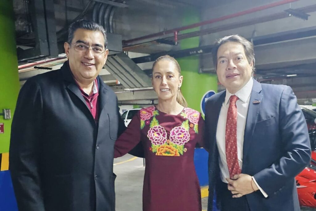 Sergio Salomón acompaña a Claudia Sheinbaum