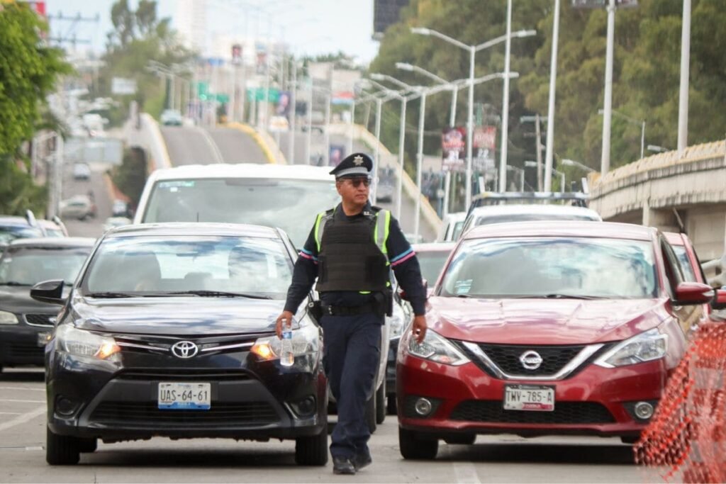 suspenden a policías municipales de Puebla por pedir mordida