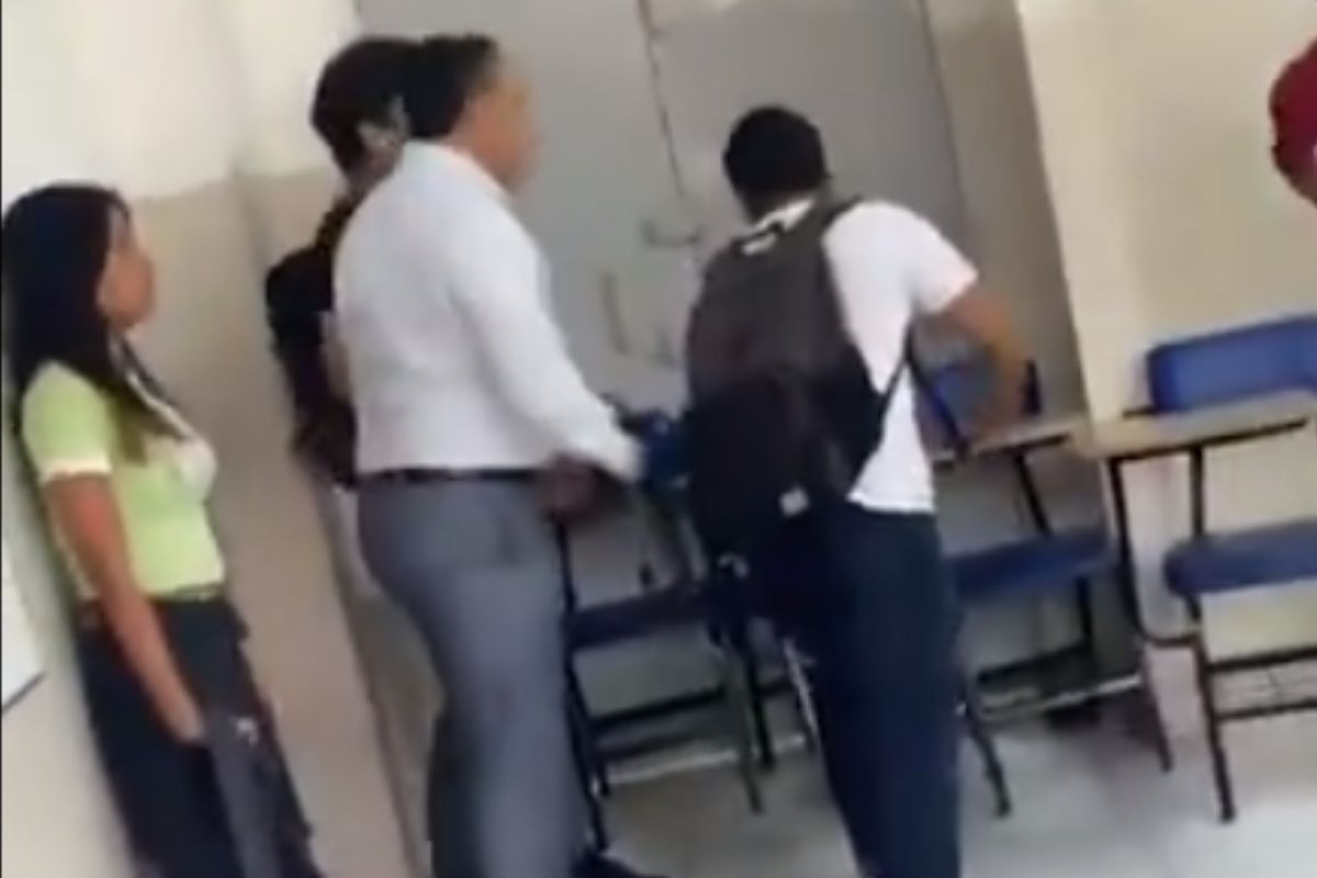 VIDEO: Comando ingresa a Universidad de Guayaquil; alumnos huyen y otros se atrincheran en salones 1 toman Universidad de Guayaquil en Ecuador