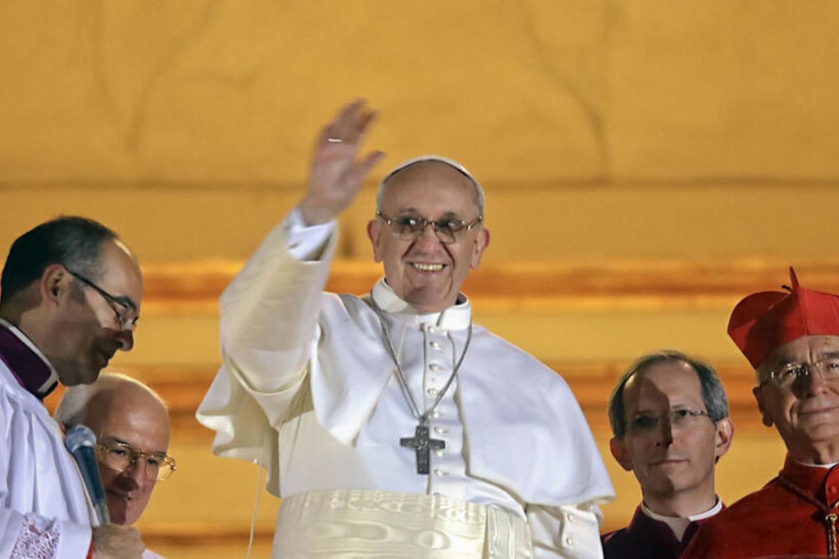 Bendición a parejas homosexuales no será litúrgica, aclara iglesia católica 1 Vaticano aclara bendición a parejas homosexuales