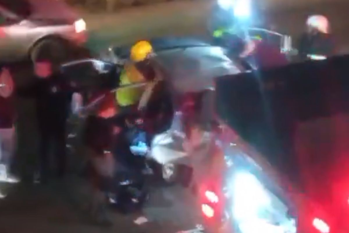 VIDEO: así fue el choque entre un auto particular y un Uber en Periférico 1 conductor choca a Uber Periférico