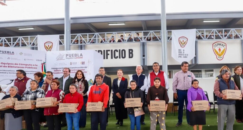 En Teziutlán, el gobernador inauguró el edificio B, nivel secundaria, del Centro Escolar “Presidente Manuel Ávila Camacho”