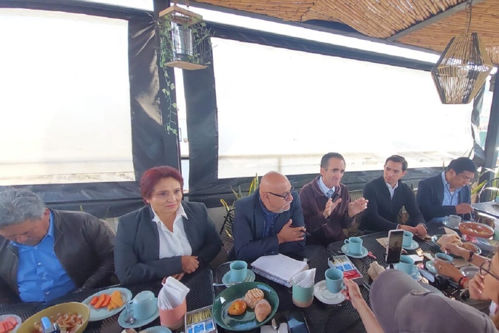 Aspirantes de Morena de San Pedro Cholula dan su respaldo a Tonantzin Fernández