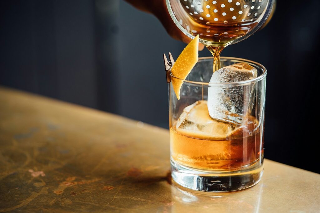 Borracho pero sin cruda La magia de una nueva bebida sin alcohol