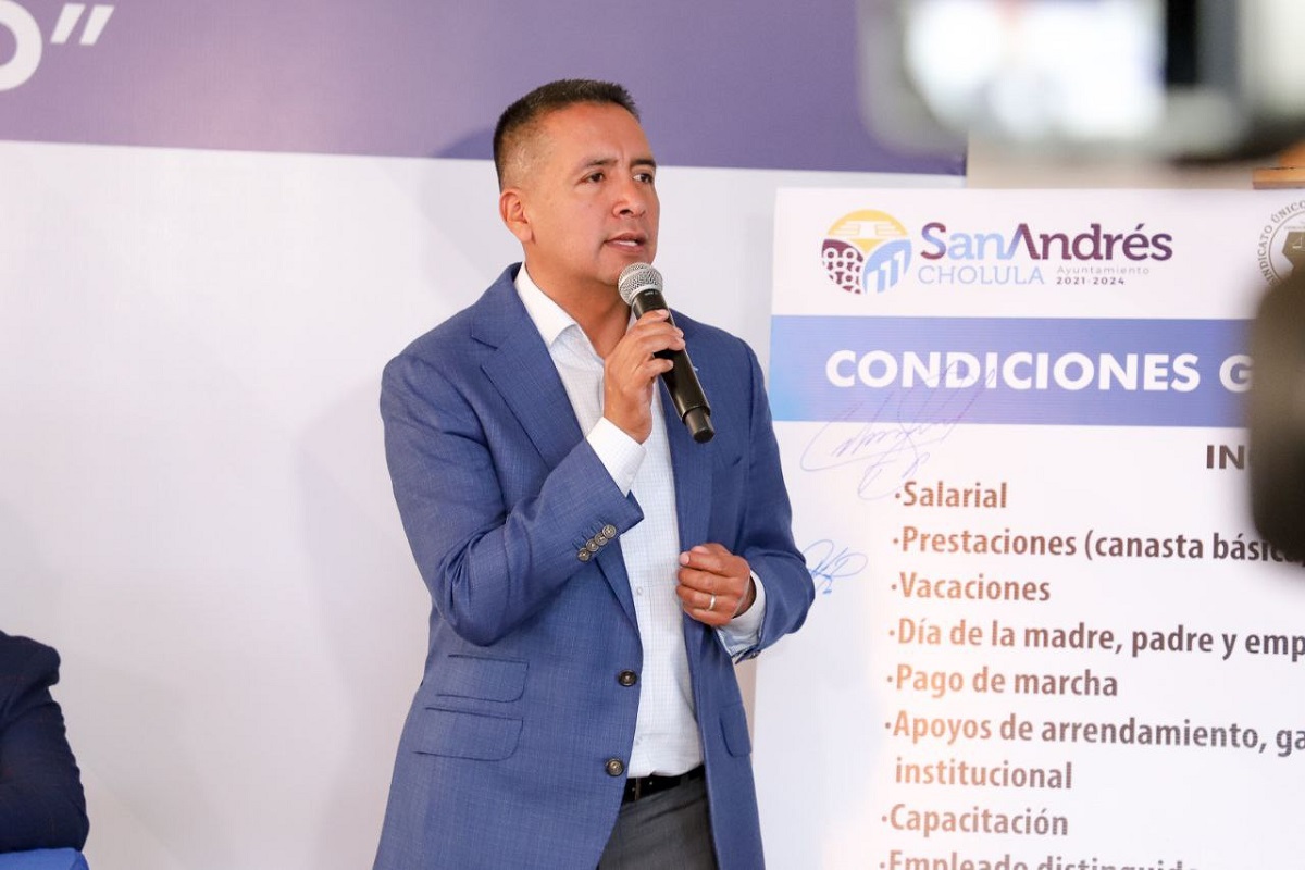 Burócratas de San Andrés Cholula reciben 26% de aumento salarial 1 Burócratas de San Andrés Cholula reciben 26% de aumento salarial