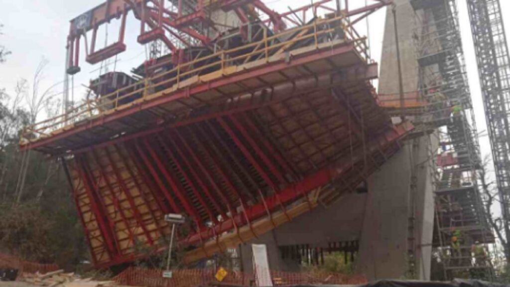 Caen dos trabajadores de plataforma del Tren Interurbano México-Toluca