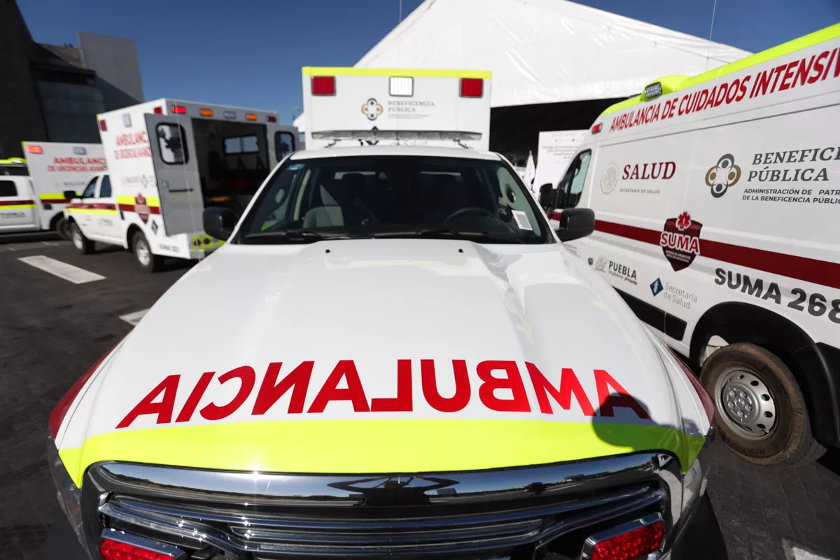 Gobernador Sergio Salomon Cespedes presidenta del DIF Estatal Gaby Bonilla Entrega de Ambulancias y Mastografos 3