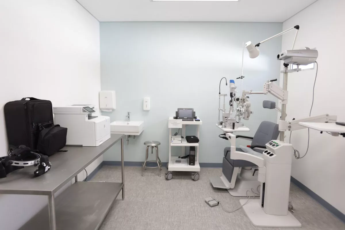 Gobernador de Puebla Sergio Salomon Zoe Robledo imss Unidad de Oftalmologia 15