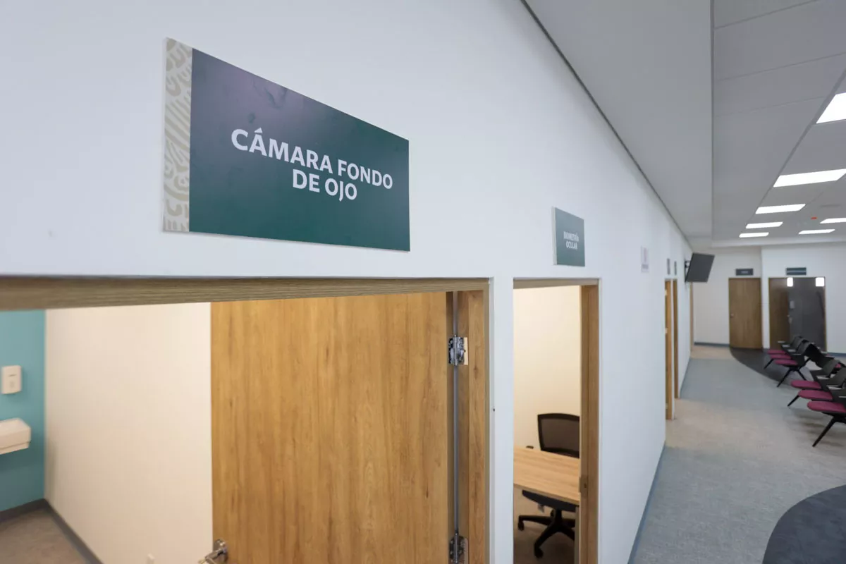 Gobernador de Puebla Sergio Salomon Zoe Robledo imss Unidad de Oftalmologia 17