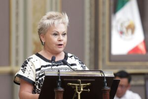 Hay nueve carpetas por entrega irregular de plazas