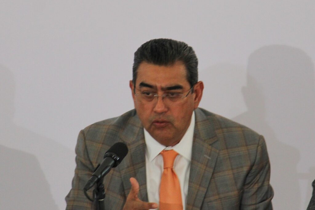 “Nadie puede decirse perseguido”, responde Sergio Salomón al líder municipal del PAN