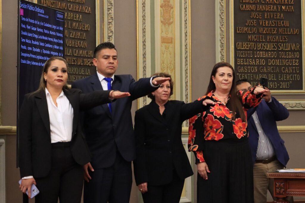 Rinden protesta diputadas y diputados de la LXI Legislatura