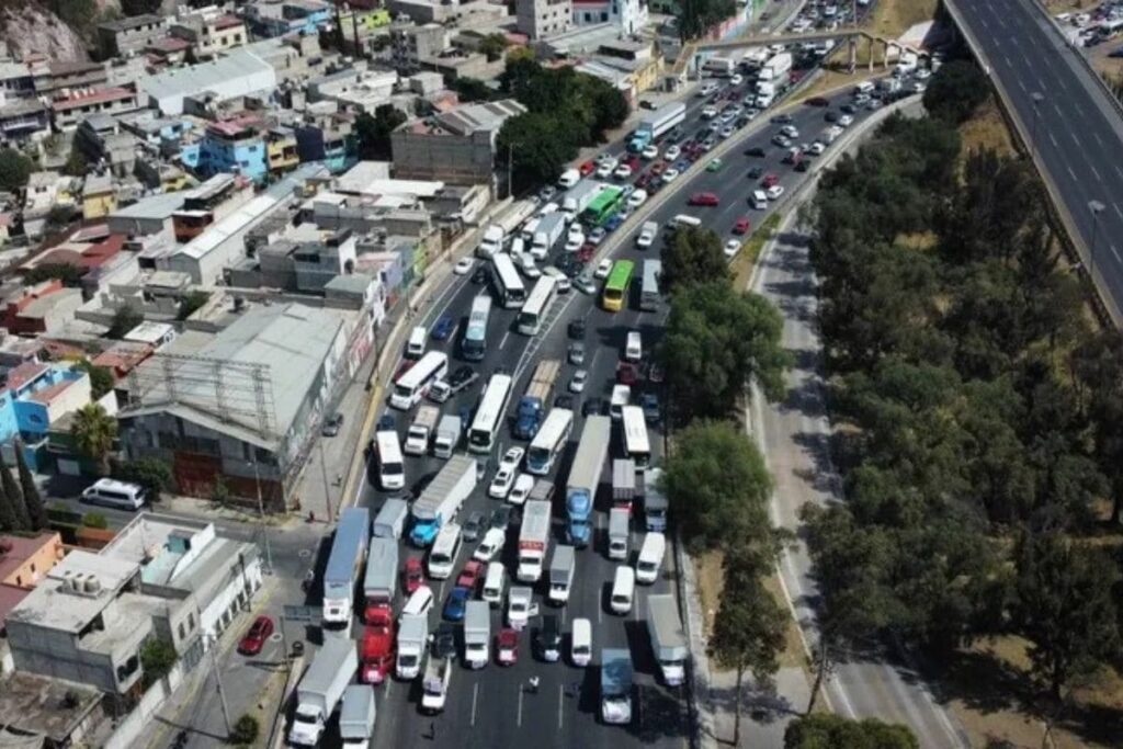 van más de 24 horas de bloqueo en Arco Norte