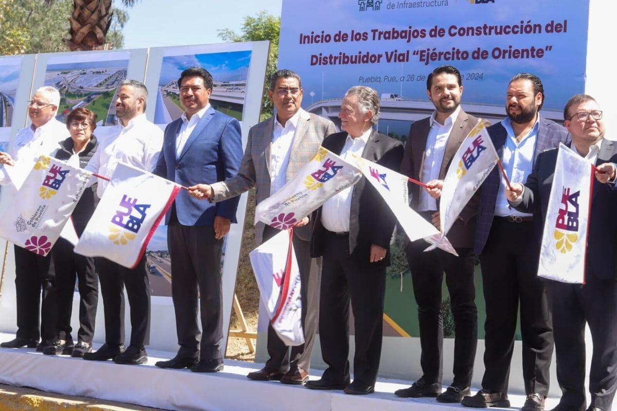 Con distribuidor “Ejército de Oriente”, gobierno estatal y Federación favorecerán movilidad hacia el sureste 1 Sergio Salomón inagura obras Distribuidor Ejército de Oriente