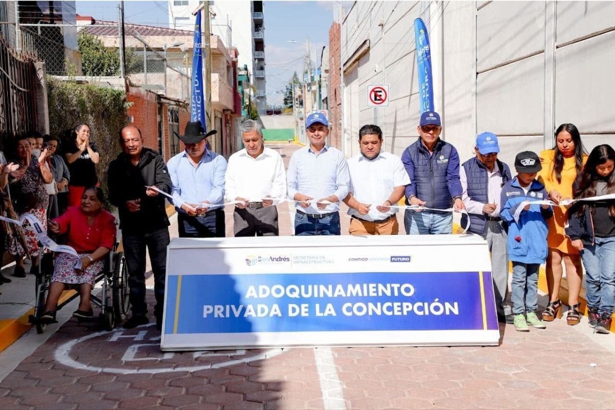 Entrega Edmundo Tlatehui adoquinamiento de privadas en la colonia Concepción la Cruz 1 Edmundo Tlatehui entrega calles