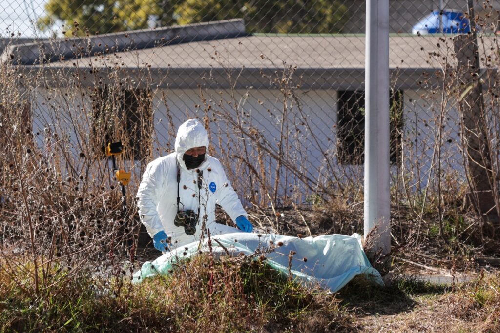 Con mensaje de advertencia, encuentran cuerpo de un hombre en San Sebastián de Aparicio