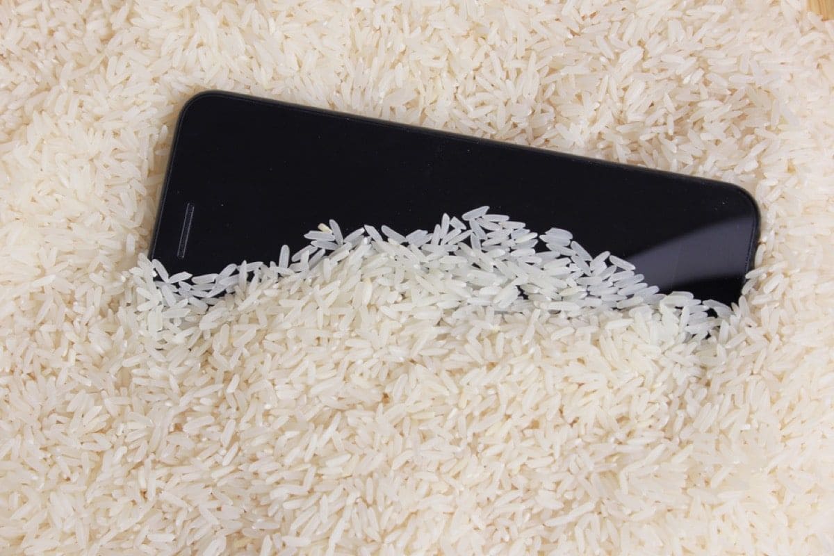 ¿Es recomendable poner tu iPhone mojado en arroz? Esto dice Apple 1 qué hacer si se moja un iPhone
