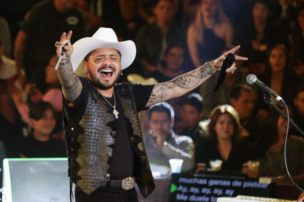 Fuerza Regida y Nodal en palenque de feria de Puebla 2024