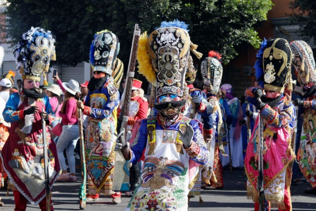 Carnaval de Huejotzingo: hasta 700 mil pesos cuesta preservar esta tradición de huehues 6 huehues carnaval huejotzingo