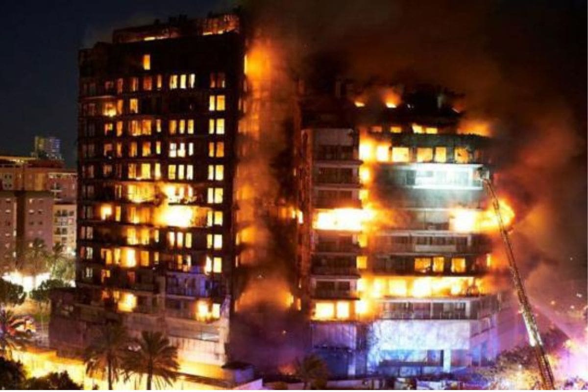 Incendio en edificio de Valencia deja al menos 10 muertos 1 incendio de edifcio deja 10 muertos en Valencia