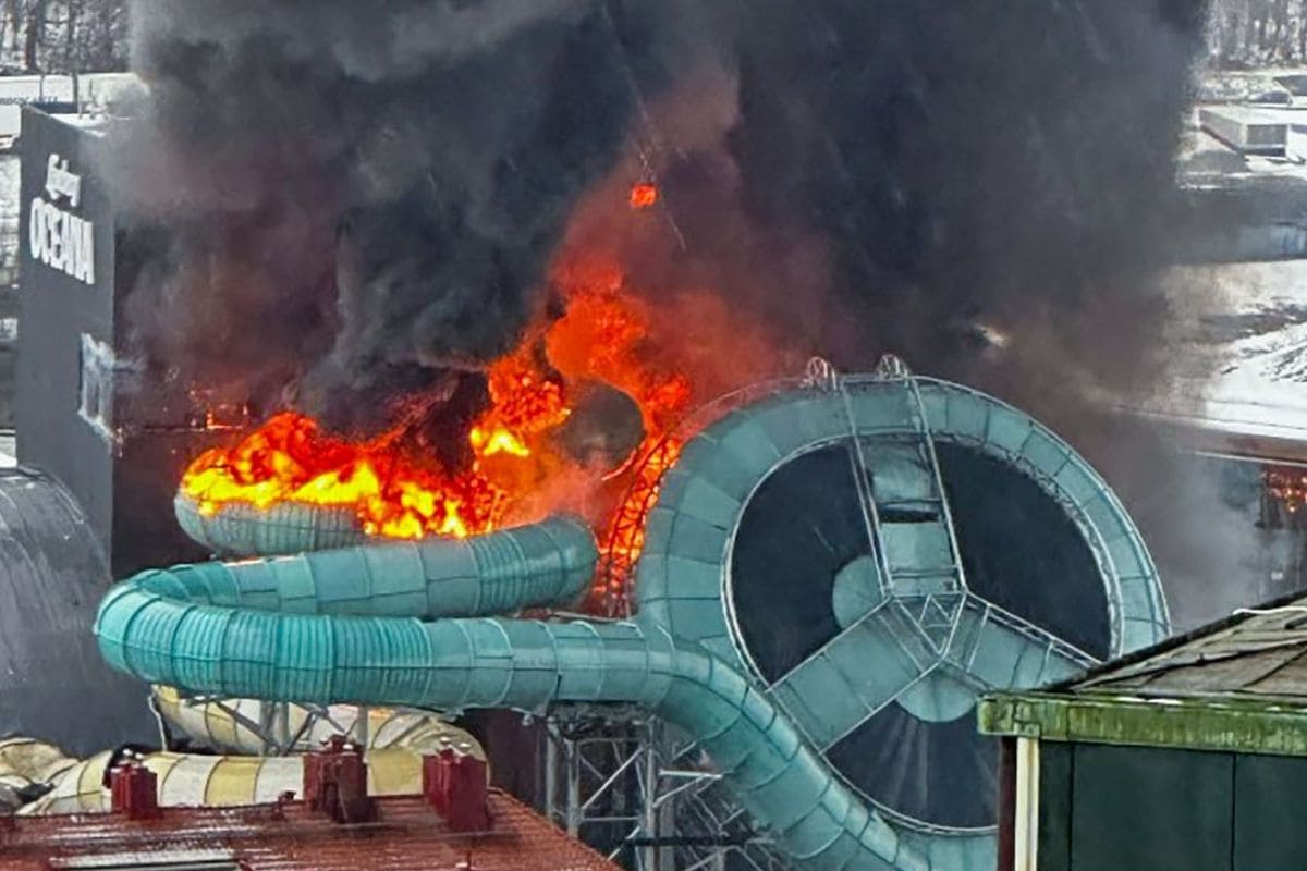 (VIDEO) Se incendia el parque acuático de Suecia; hay 12 heridos 1 incendio en parque acuático de Suecia