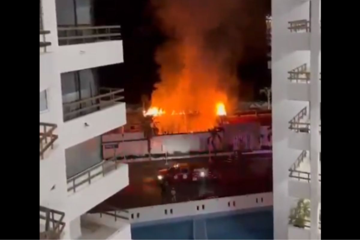 (VIDEO) Delincuentes incendian restaurante Kalei en Acapulco por no pagar derecho de piso 1 incendio restaurante Kalei