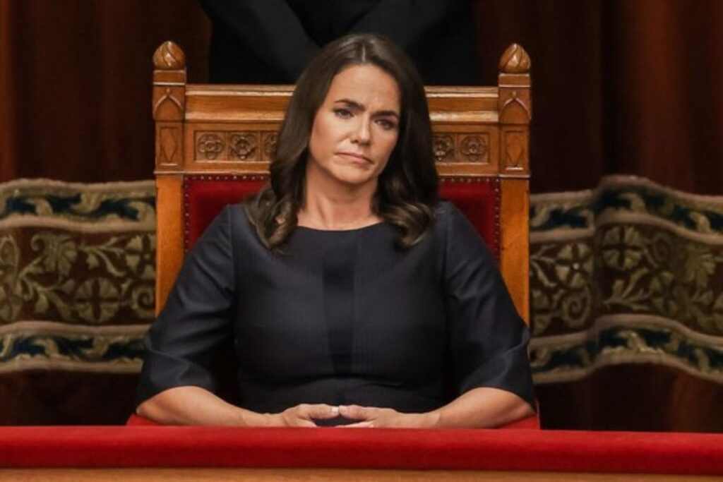 Katalin Novák renuncia presidenta Hungría