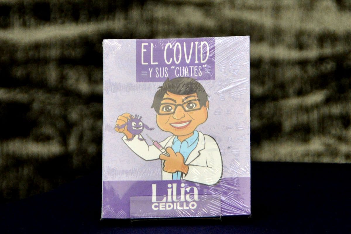 Presentan en la Biblioteca Central Universitaria el libro El COVID y sus cuates, de Lilia Cedillo Ramírez 1 Lilia Cedillo presenta su libro sobre COVID