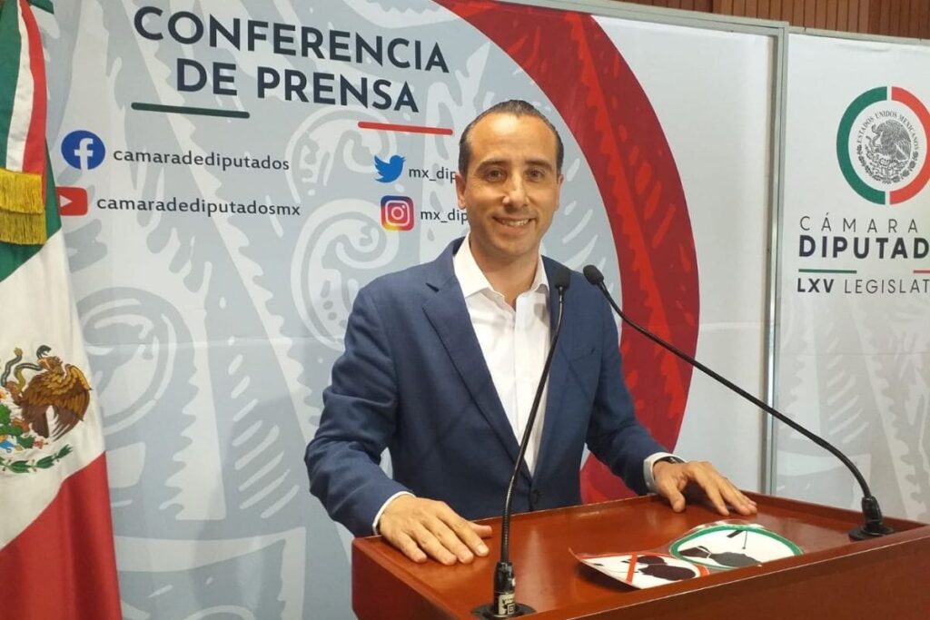 Cámara de Diputados da licencia a Mario Riestra