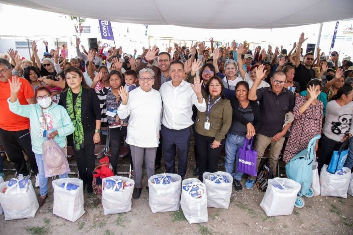 Mundo Tlatehui entrega apoyos alimentarios en San Andrés Cholula