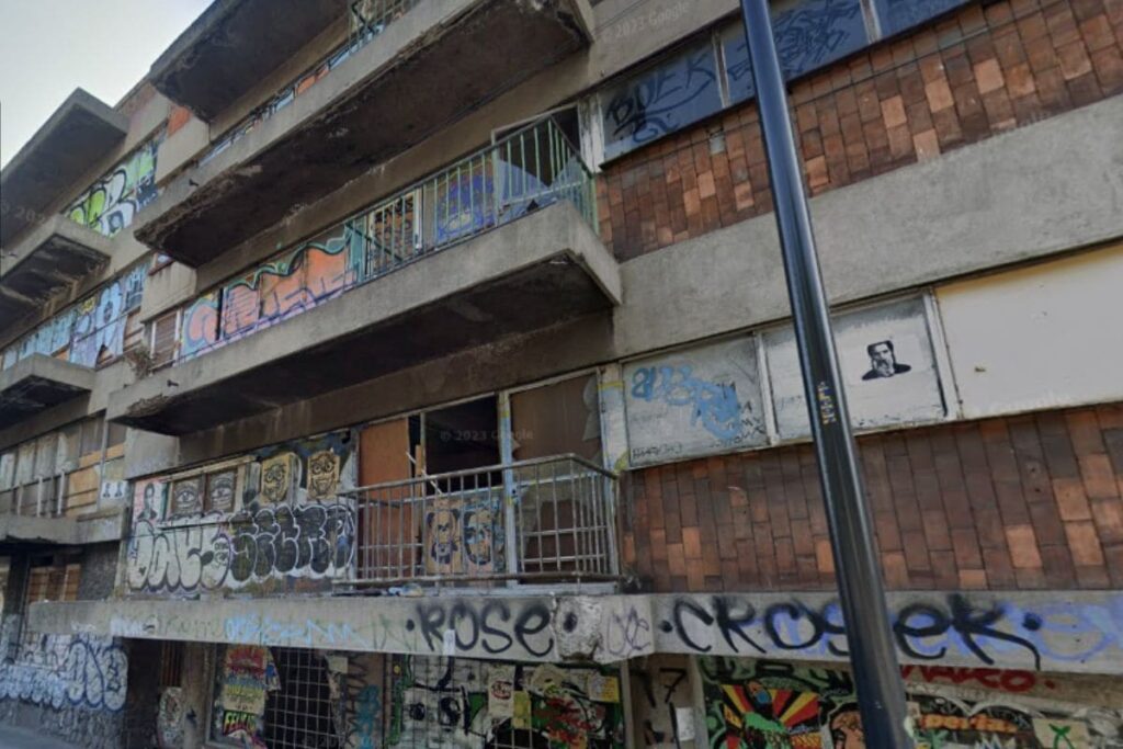 permisos para intervenir edificio abandonado en Paseo Bravo