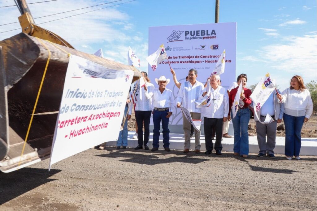 Sergio Salomón inaugura construcción carretera Teotlalco