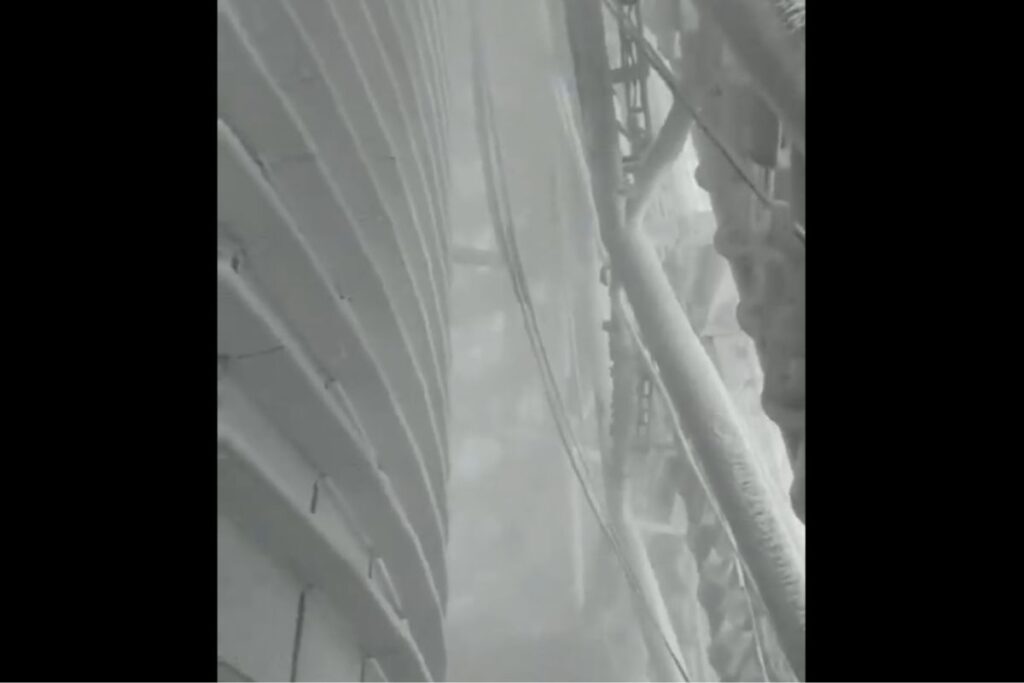 torre Shanghai, en China, está congelada