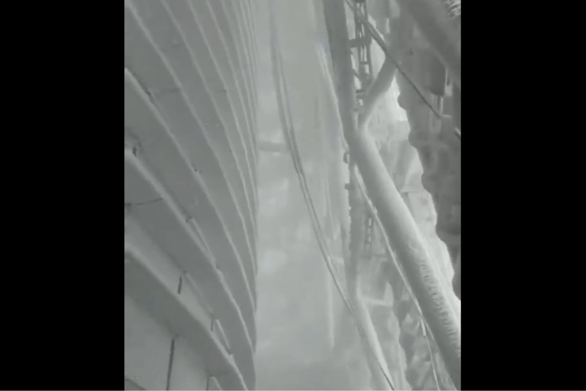 (VIDEO) Ola de frío congela edificios en China y la torre Shanghai 1 torre Shanghai, en China, está congelada