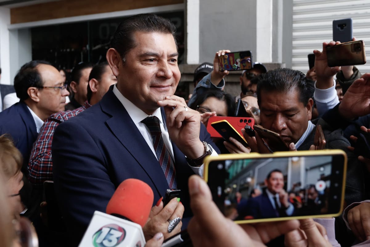 Armenta pedirá que Fiscalía revise antecedentes de candidatos en Puebla para evitar vínculos con crimen organizado 1 Alejandro Armenta pide investigar candidatos
