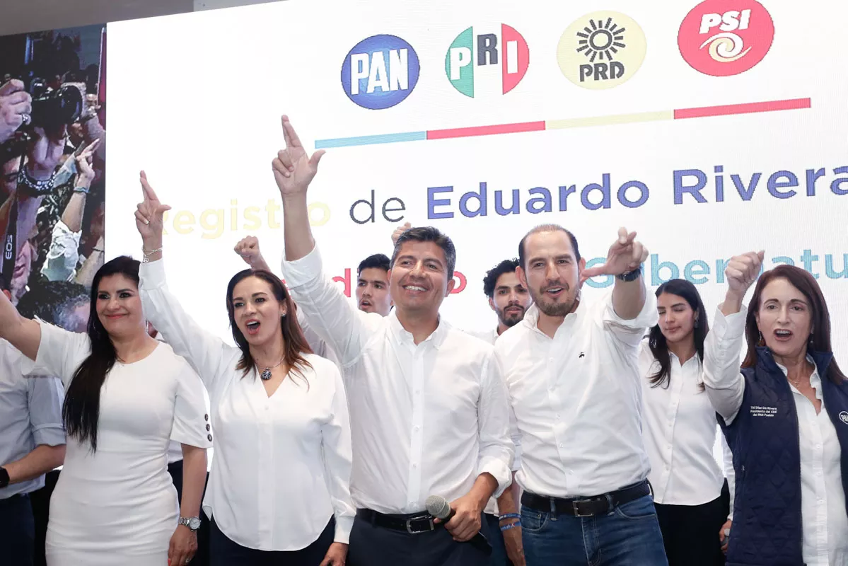 Con el respaldo de Marko Cortés, Lalo Rivera se registra como candidato a gobernador 8 Eduardo Rivera Registro IEE festejo candidato a la gubernatura 11