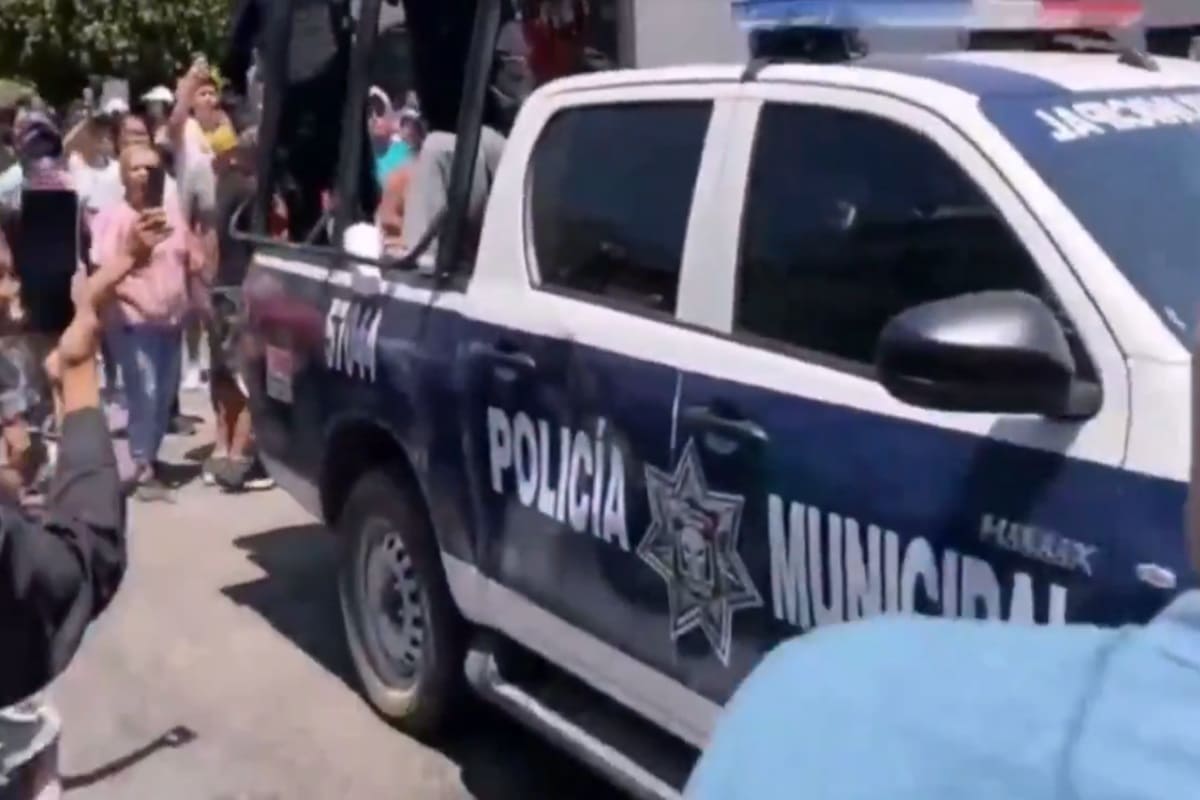 VIDEO FUERTE: Intentan linchar a presuntos feminicidas de la niña Camila Gómez 1 Video: intentan linchar a presuntos feminicidas de la niña Camila Gómez
