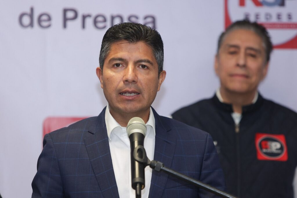 Lalo Rivera promete espacios a funcionarios municipales